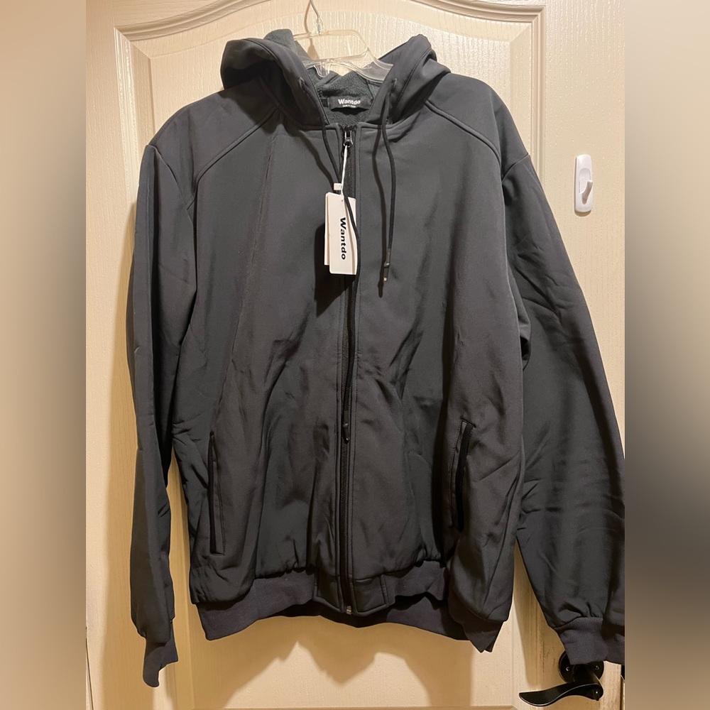 NWT Wantdo zip up hoodie, warm and comfortable